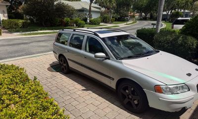 2004 Volvo V70 R