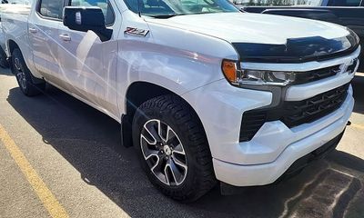 2024 Chevrolet Silverado RST
