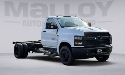 2024 GM GM515 Work Truck