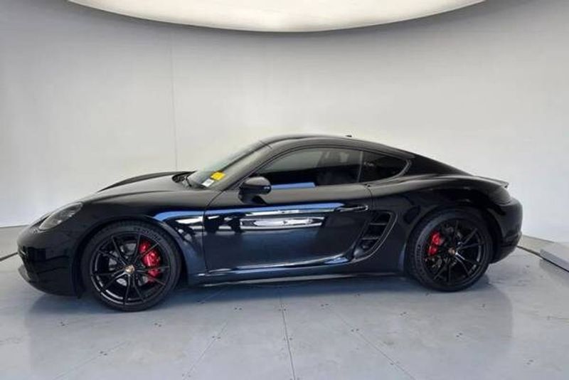 2024 Porsche 718 Cayman — a typically priced live listing
