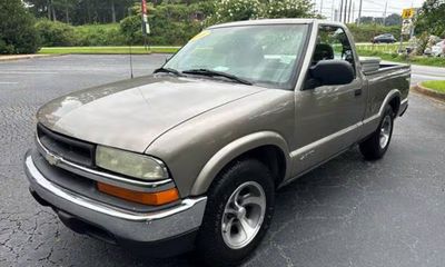 2003 Chevrolet S-10 Pickup LS