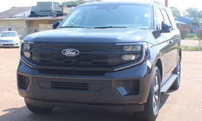 2027 Ford Expedition MAX Active