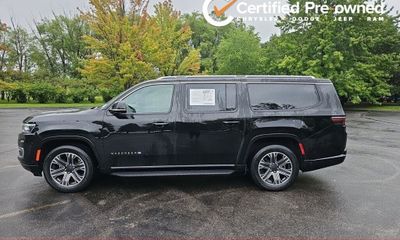 2023 Jeep Wagoneer Base