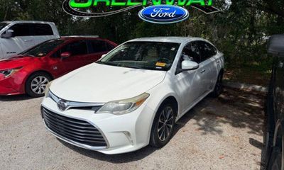 2016 Toyota Avalon XLE