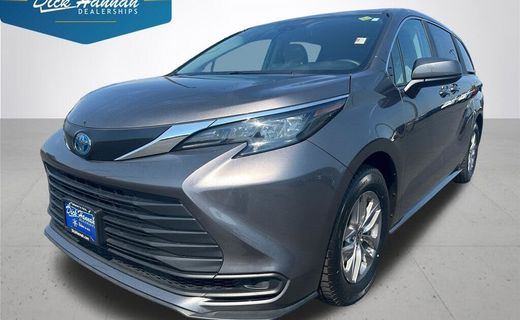 2024 Toyota Sienna LE