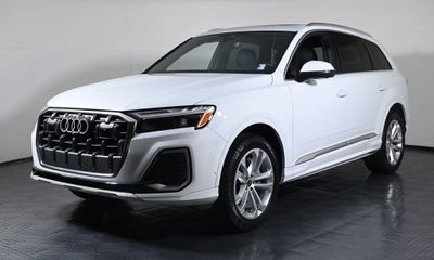 2025 Audi Q7 Quattro Premium Plus