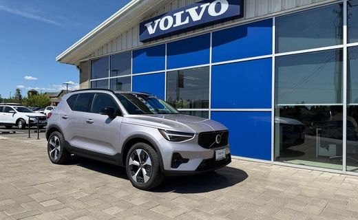 2026 Volvo XC40 Plus Dark