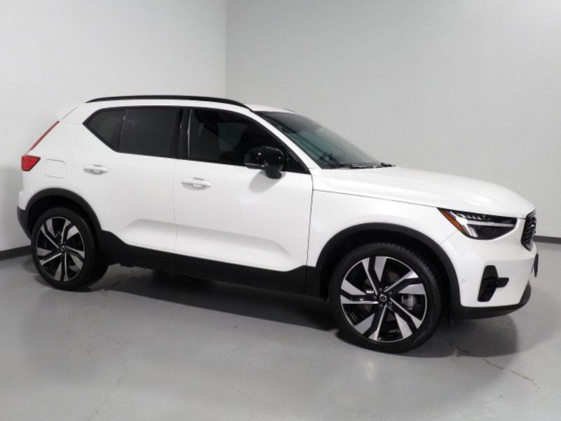 2024 Volvo XC40 — a typically priced live listing