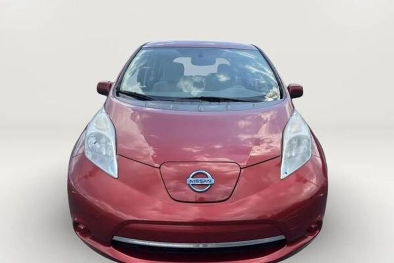 2015 Nissan LEAF — a typically priced live listing