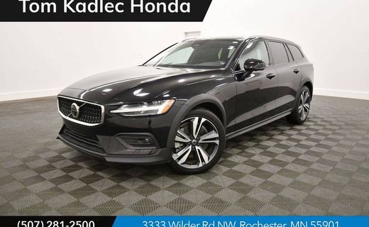 2025 Volvo V60CC Plus