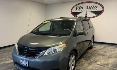 2014 Toyota Sienna LE