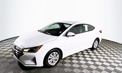 2019 Hyundai Elantra SE