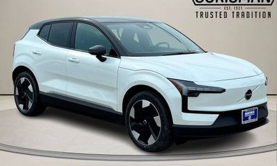 2026 Volvo EX30 Plus