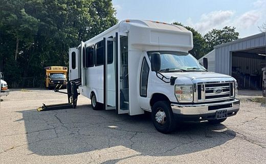 2017 Ford E-450