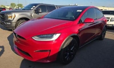2022 Tesla Model X Plaid