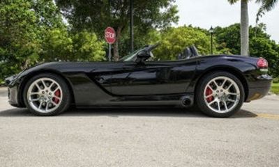 2005 Dodge Viper Base