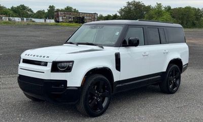 2026 Land Rover Defender 130 X Dynamic