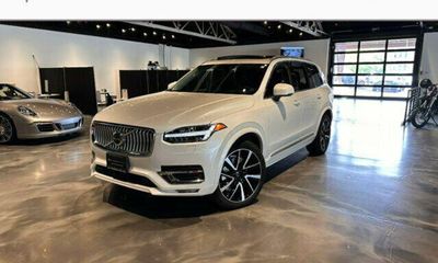 2023 Volvo XC90 Plus Bright
