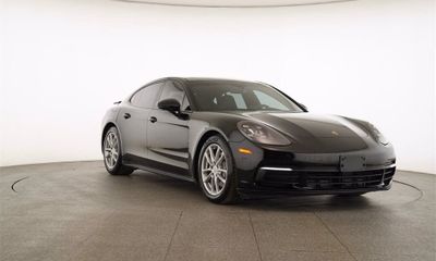 2017 Porsche Panamera Base 4