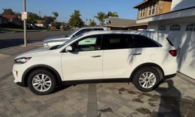 2019 Kia Sorento L LX S