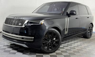 2023 Land Rover Range SE