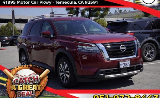 2024 Nissan Pathfinder SL