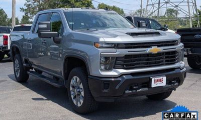 2024 Chevrolet Silverado HD Custom