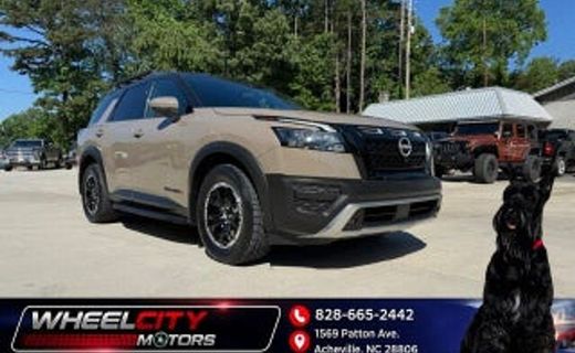 2024 Nissan Pathfinder SV