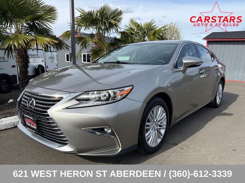 2016 Lexus ES — a typically priced live listing