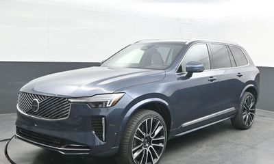 2026 Volvo XC90 Plus Bright