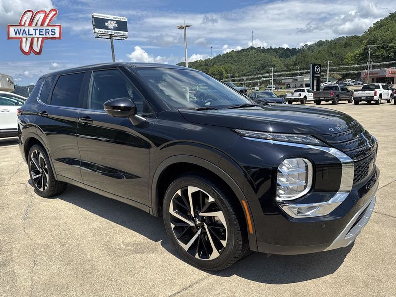 2024 Mitsubishi Outlander — a typically priced live listing