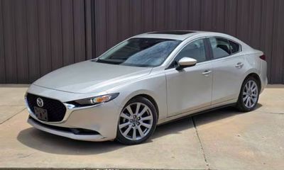 2022 Mazda MAZDA3 Preferred Package