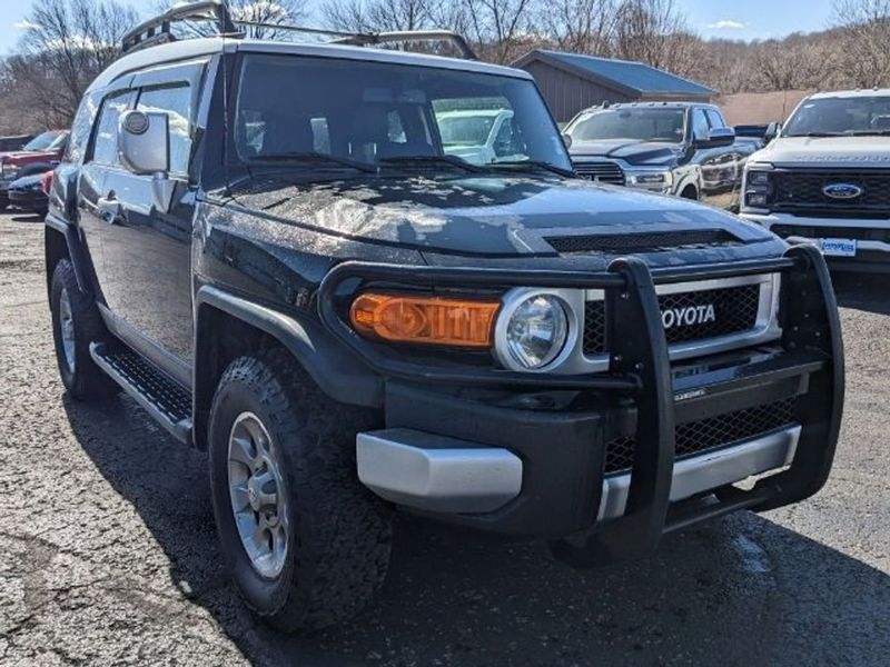 2012 Toyota Fj Cruiser — a typically priced live listing