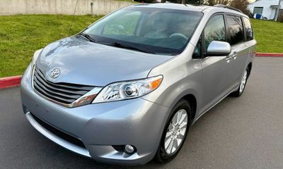 2013 Toyota Sienna XLE