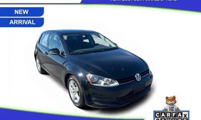 2017 Volkswagen Golf S Wolfsburg SE