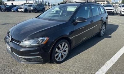 2019 Volkswagen Golf Sportwagen S SE