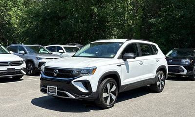 2024 Volkswagen Taos 4Motion S