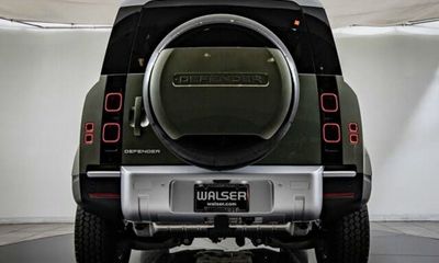 2024 Land Rover Defender 90 S
