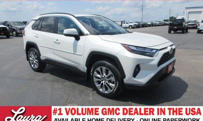 2022 Toyota RAV4 XLE Premium