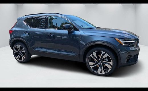 2026 Volvo XC40 Ultra Dark