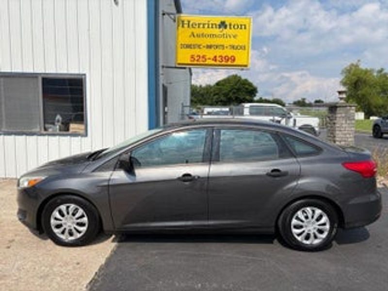 2016 Ford Focus — a typically priced live listing