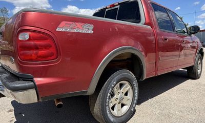 2002 Ford F-150 Lariat