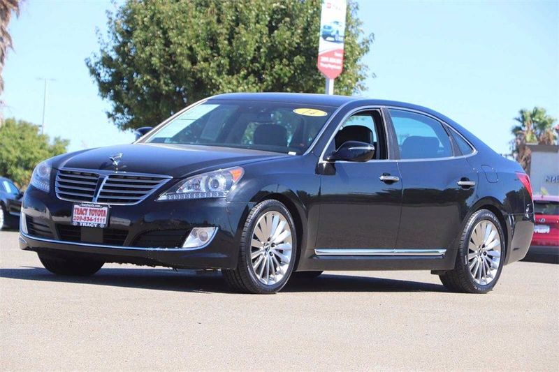 2014 Hyundai Equus — a typically priced live listing