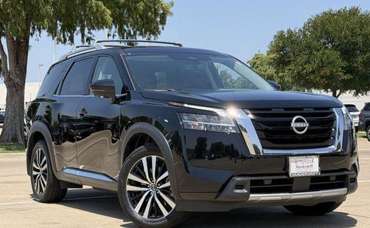 2024 Nissan Pathfinder Platinum