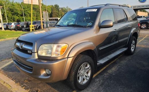 2005 Toyota Sequoia SR5