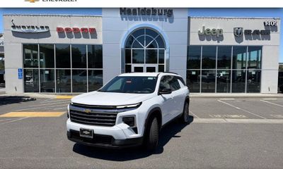 2025 Chevrolet Traverse LT