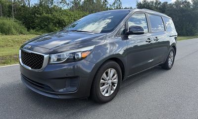 2017 Kia Sedona LX