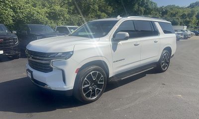 2022 Chevrolet Suburban LT