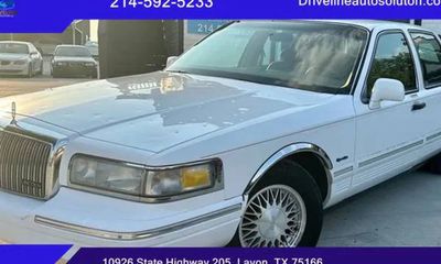1997 Lincoln Town CAR Signature Touring Edition
