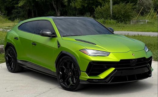 2023 Lamborghini Urus Performante